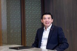 Telling his story on leadership, we are proud to introduce the president of the ACI Asia-Pacific Regional Board and CEO of Changi Airport Group, Mr. Seow Hiang Lee. 