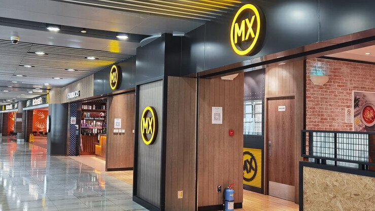 The Restaurant Business Hours Will Extend In Case Of Flight Delay Or Cancellation During The Rainstorm To Ensure The Catering Service For Passengers