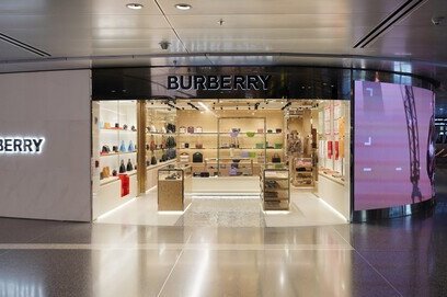 Qatar Duty Free Launches A Burberry Boutique With A Brand-new Luxury Design Concept