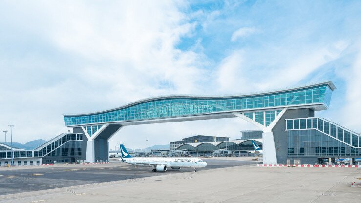 Sky Bridge Opens to Offer New Airport Experience with Stunning View