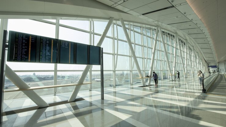 Sky Bridge Opens to Offer New Airport Experience with Stunning View