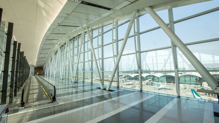 Sky Bridge Opens to Offer New Airport Experience with Stunning View