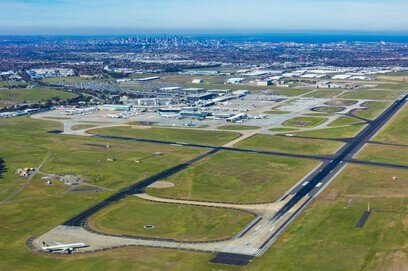 Melbourne Airport passenger performance February 2019 Melbourne Airport passenger performance February 2019 Key points • International passenger volumes up by 2.5 per cent. • International year-to-date passenger figures up by 6.9 per cent compare