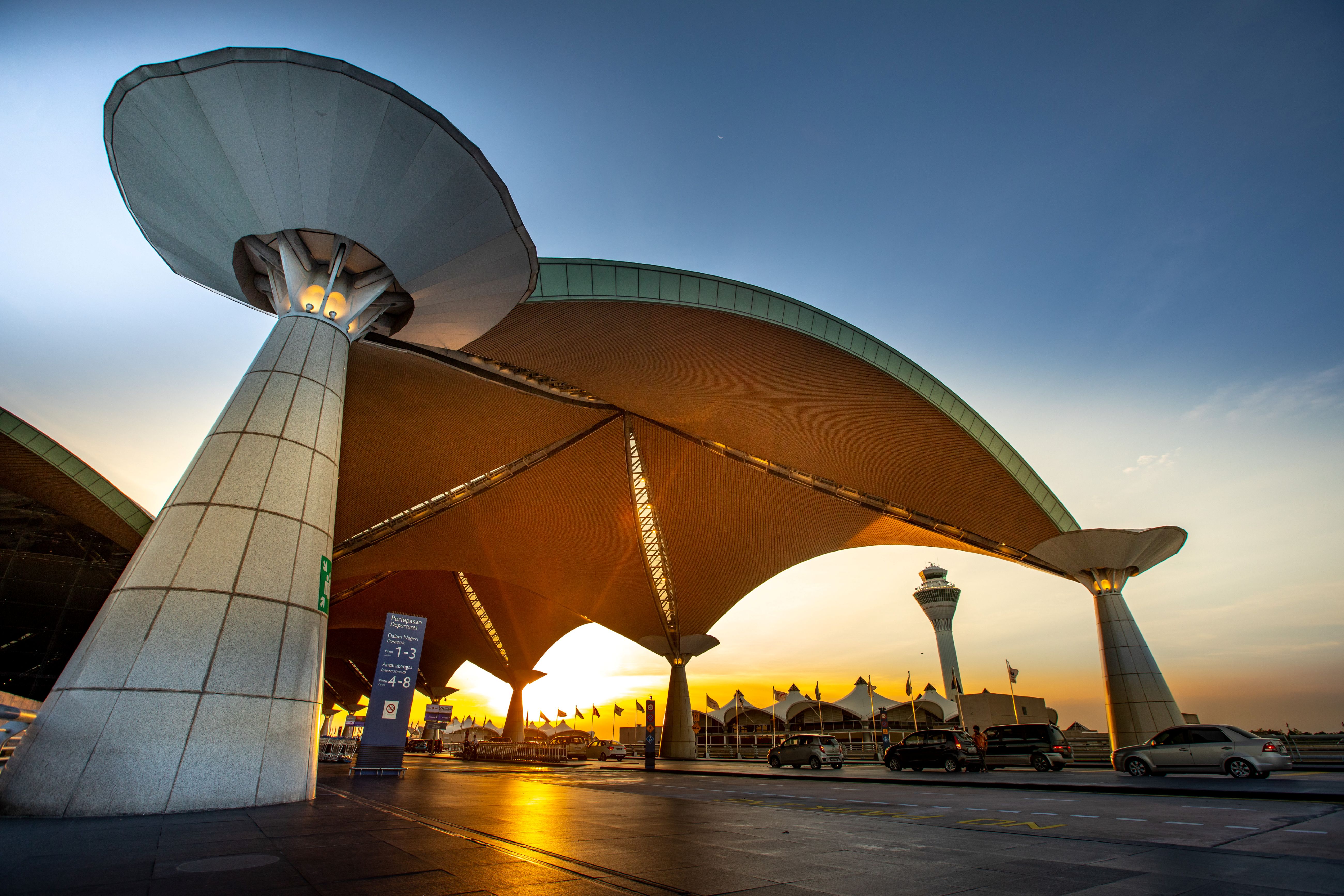 Busy terminal scene at Kuala Lumpur International Airport (KLIA) during peak travel season, reflecting increased passenger traffic and network growth in Q1 2026.